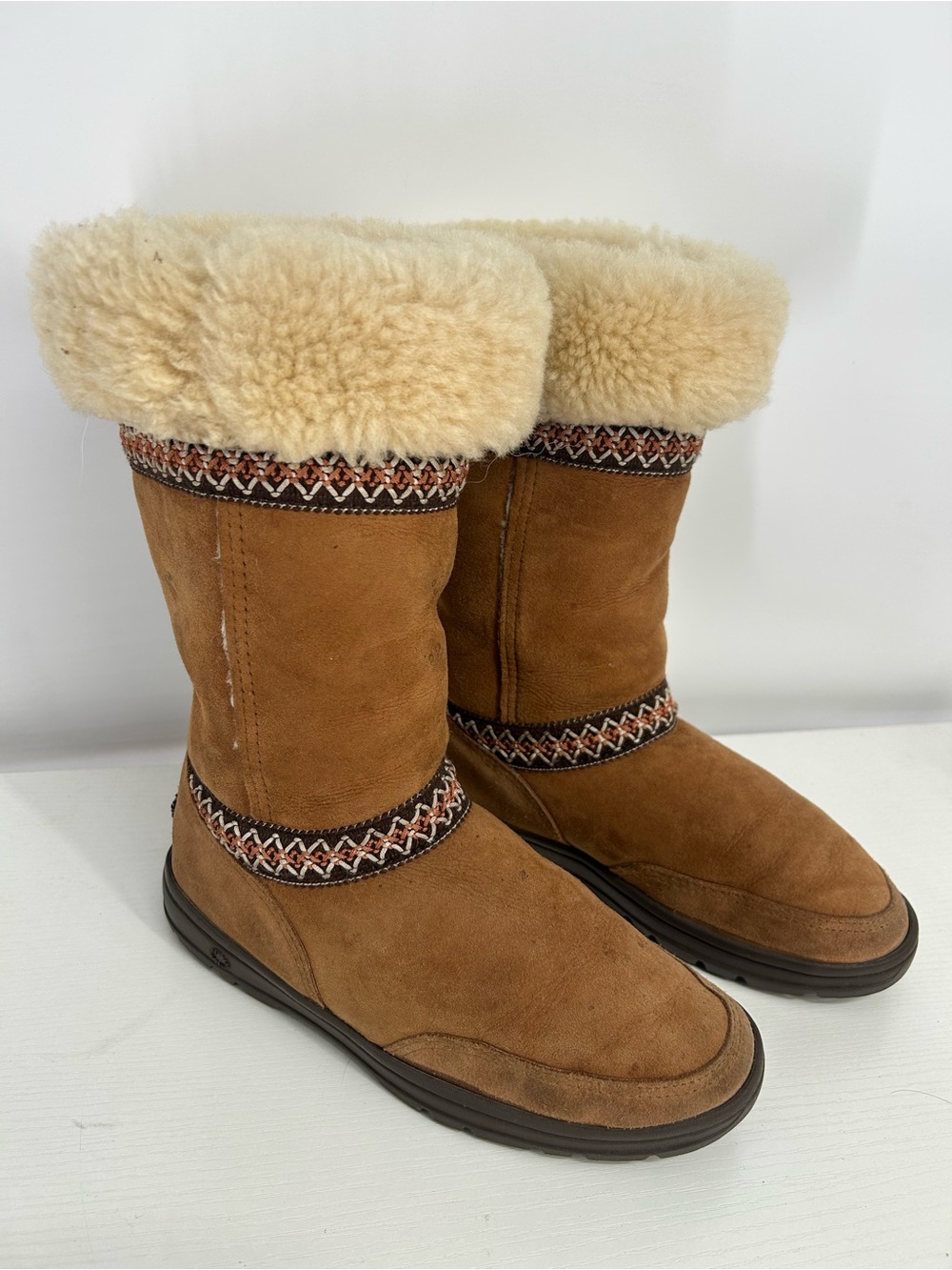 Ugg Sundance Revival Tasman Braid Trim Chestnut Sheepskin Boots Womens Sz 7